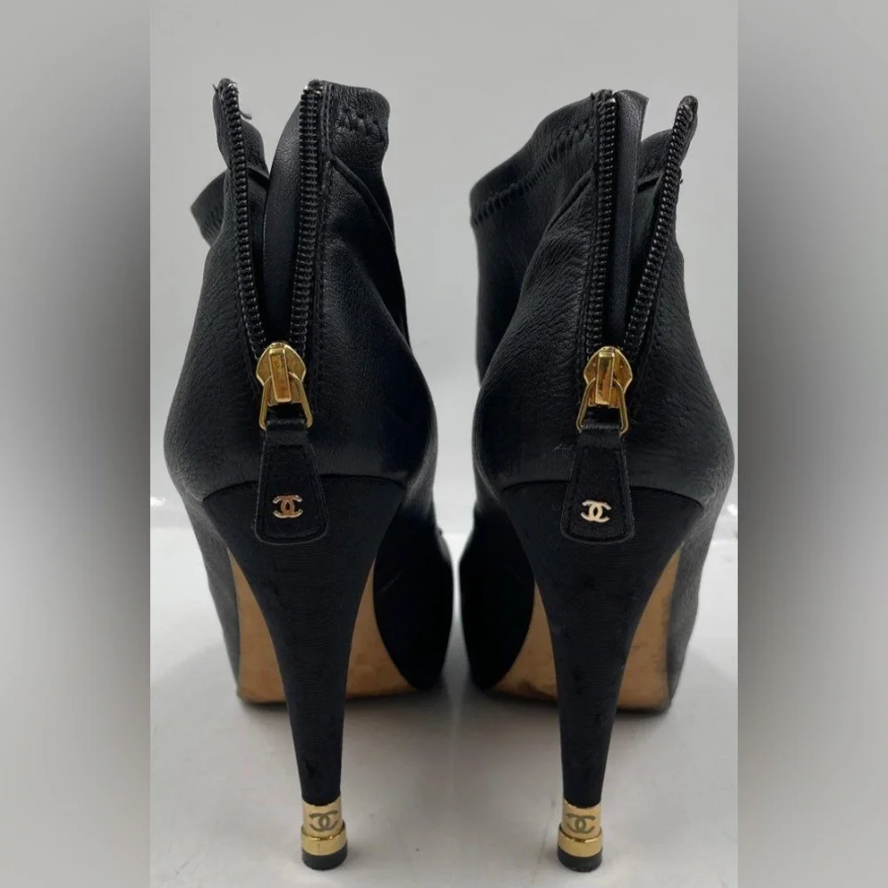 Chanel, size 41 (US 9.5) Elegant Black Ankle Booties, 100% authentic - Picture 10 of 16